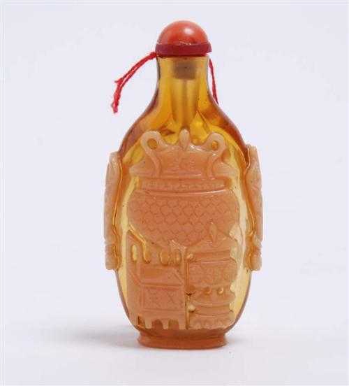 Appraisal: SNUFF BOTTLE China H cm Yellow translucent glass with decoration