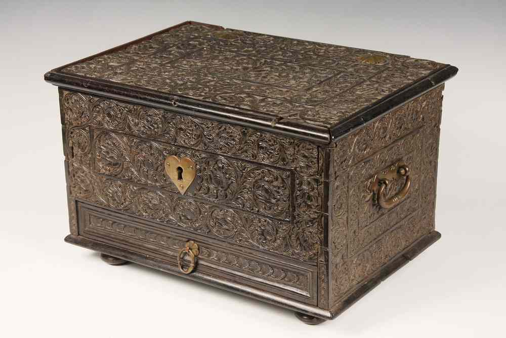 Appraisal: ANGLO-INDIAN KEEPSAKE BOX - th c Anglo-Indian Keepsake Box in