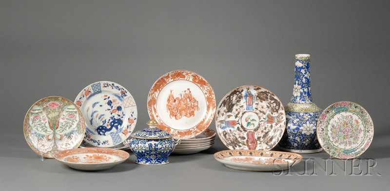 Appraisal: Sixteen Assorted Chinese Export Porcelain Items th century six dinner