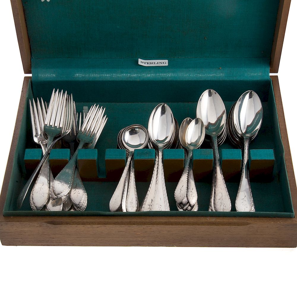 Appraisal: Tiffany Feather Edge Sterling Flatware pieces in wood chest comprising