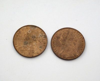 Appraisal: Victoria bronze Halfpennies slight varieties one lacking rocks to the