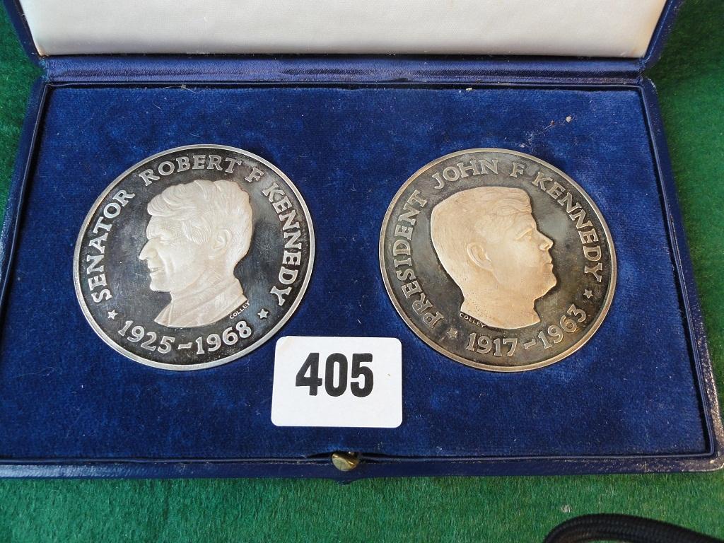 Appraisal: Two commemorative medallions in a presentation case one marked Senator