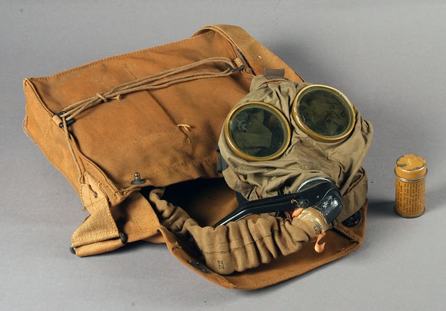 Appraisal: US WWI M Box Respirator Gas Mask Great Bag with