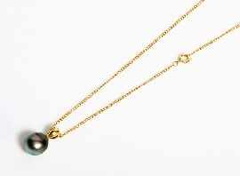 Appraisal: An ct gold mm Tahitian cultured pearl pendant on a