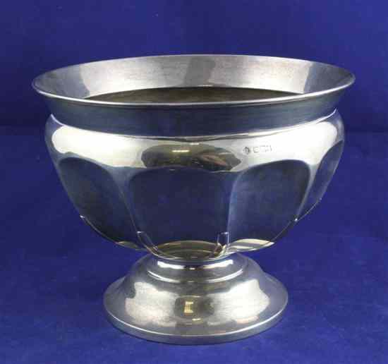 Appraisal: An Edwardian silver rose bowl of circular form with large