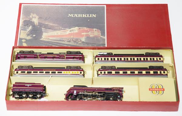 Appraisal: MARKLIN GERMANY SK RH CONTAINING VIOLET AND GOLD SK LOCO