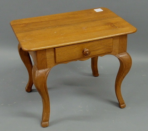 Appraisal: French Provincial style oak end table h x w x