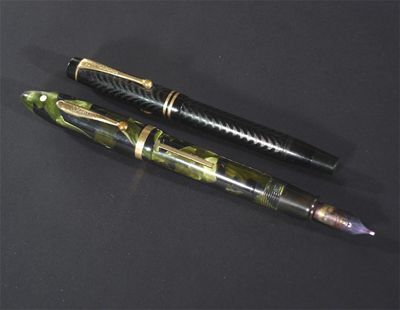 Appraisal: A Sheaffer green marbled Lifetime lever fill fountain pen and