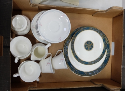 Appraisal: A collection of Royal Doulton dinnerware to include Carnation teaware