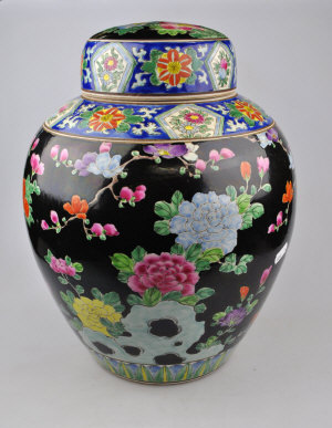 Appraisal: A large Chinese Canton famille rose ginger jar and cover