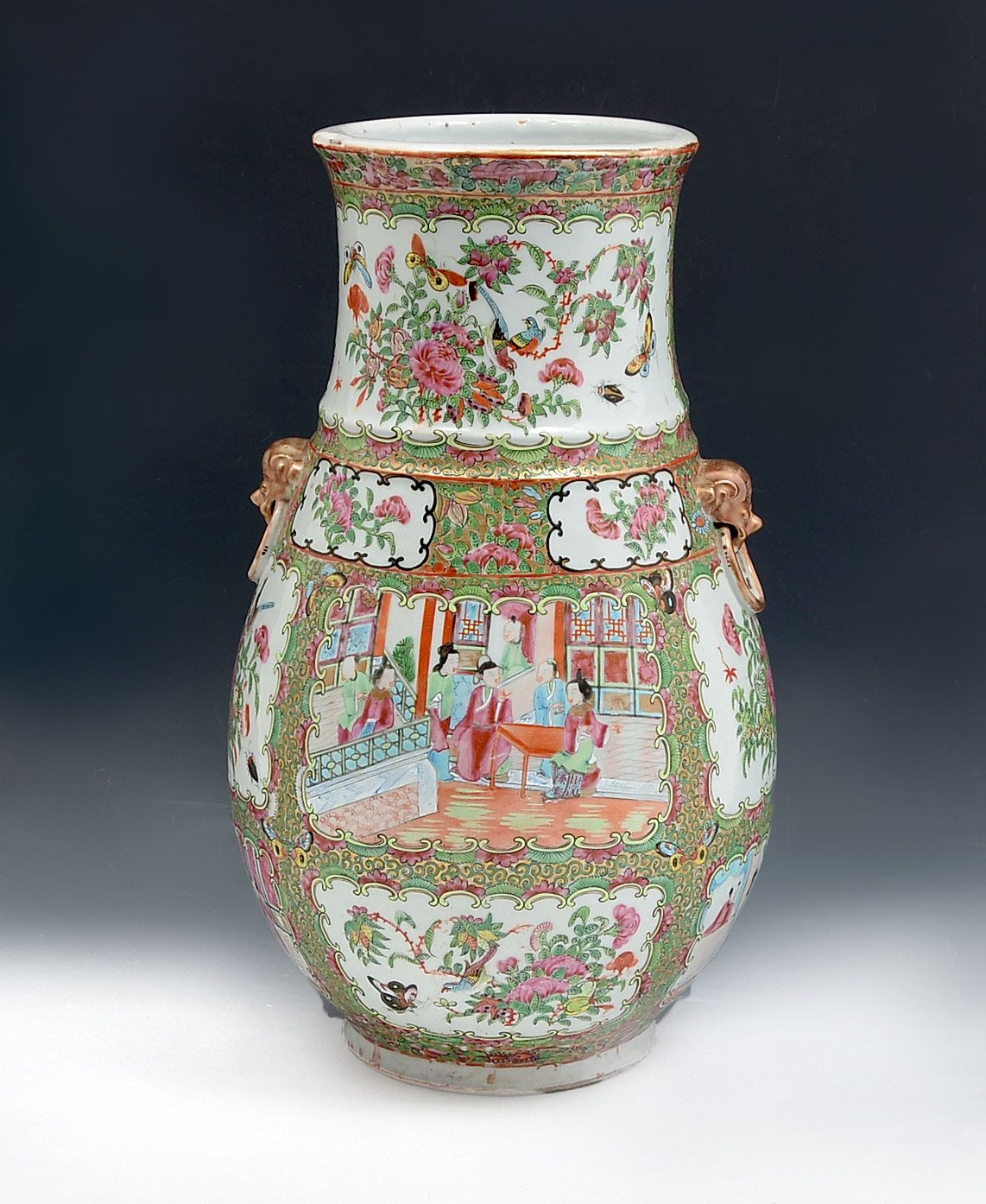 Appraisal: LARGE CHINESE FAMILLE ROSE VASE Large Chinese Rose Medallion vase