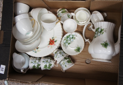 Appraisal: A collection of pottery to include Royal Albert Trillium part