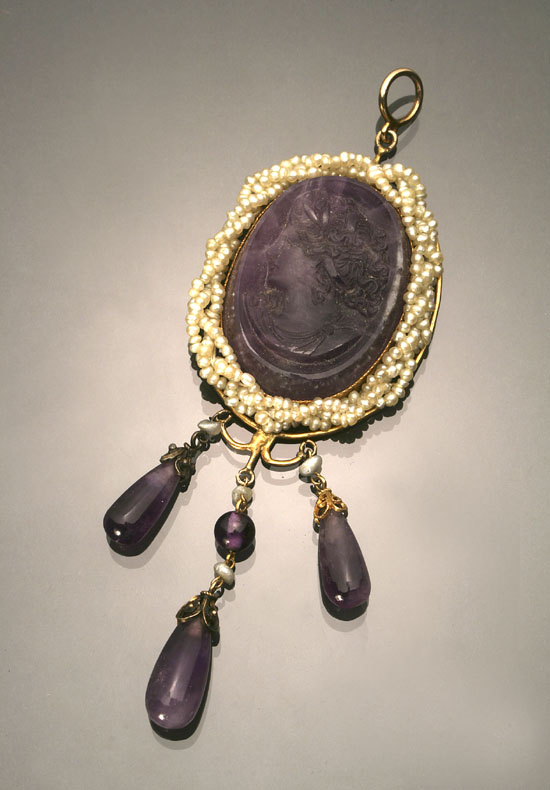 Appraisal: Victorian Tested -Karat Yellow-Gold Amethyst Cameo and Seed Pearl Pendant