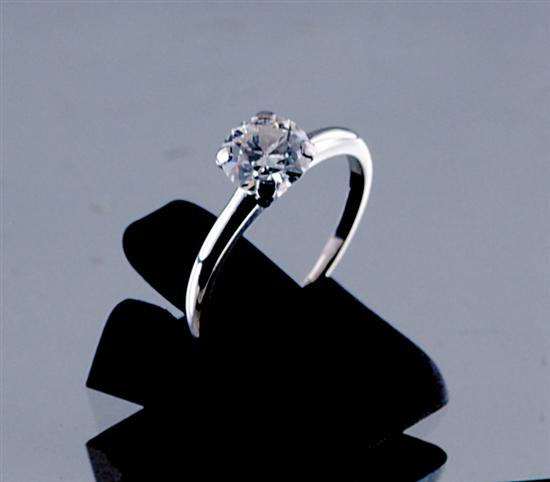 Appraisal: Platinum and diamond ring ct round brilliant-cut diamond color G-H