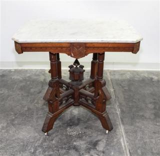 Appraisal: A Victorian Oak Parlor Table th century having a rectangular