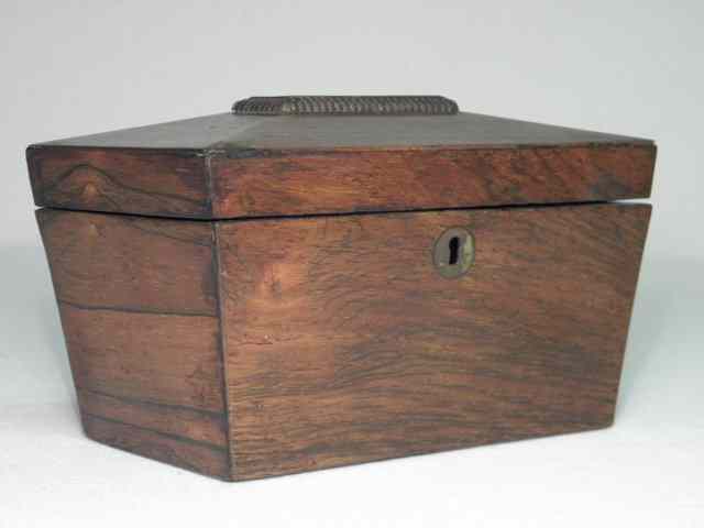 Appraisal: A th century English Regency style casket-form tea caddy with