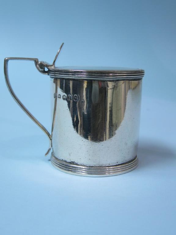 Appraisal: A George III Drum Mustard Pot with hinged cover London