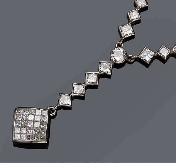 Appraisal: A diamond necklace estimated total diamond weight carats mounted in