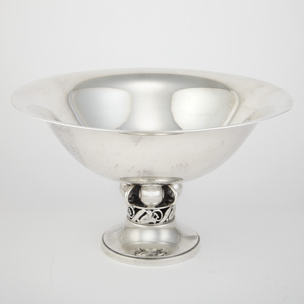 Appraisal: American Sterling Silver Centerpiece th Century In the Durham pattern