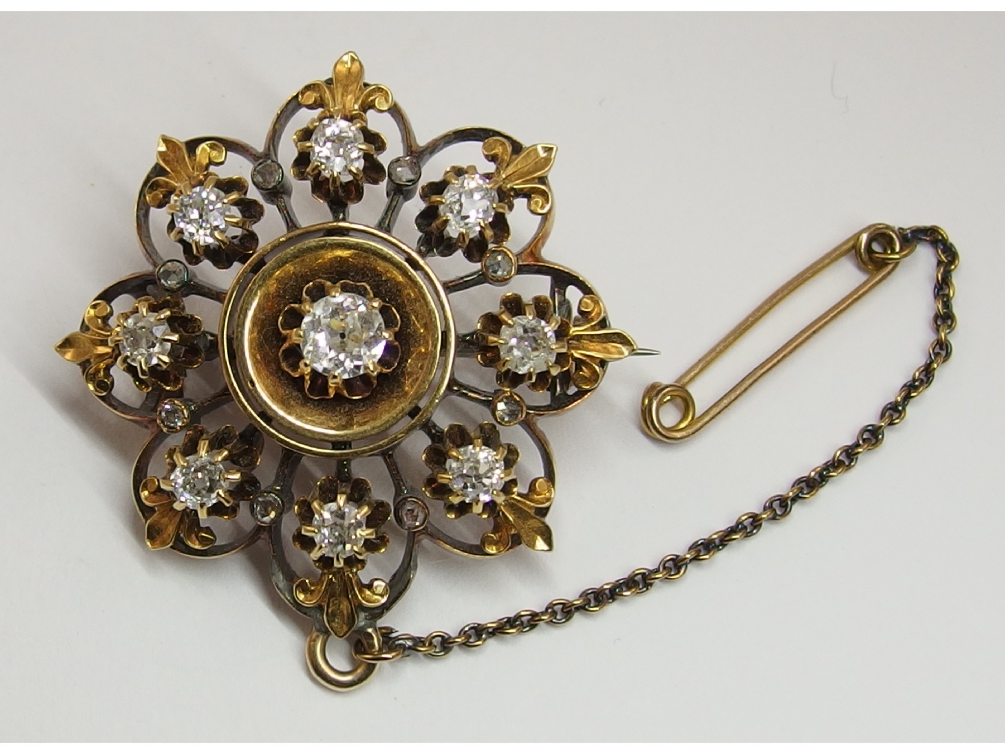 Appraisal: A ct diamond set broochthe circular shape made up from