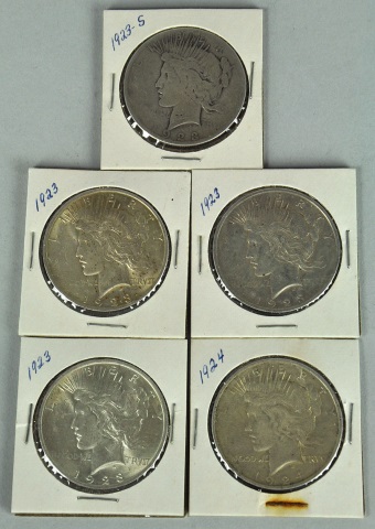 Appraisal: Five Circulated Peace DollarsIncludes coins -S and Grades range VG-AU