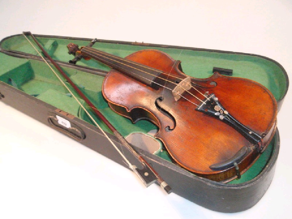 Appraisal: A violin bearing label Gaspard Da Salo In Brecia measuring