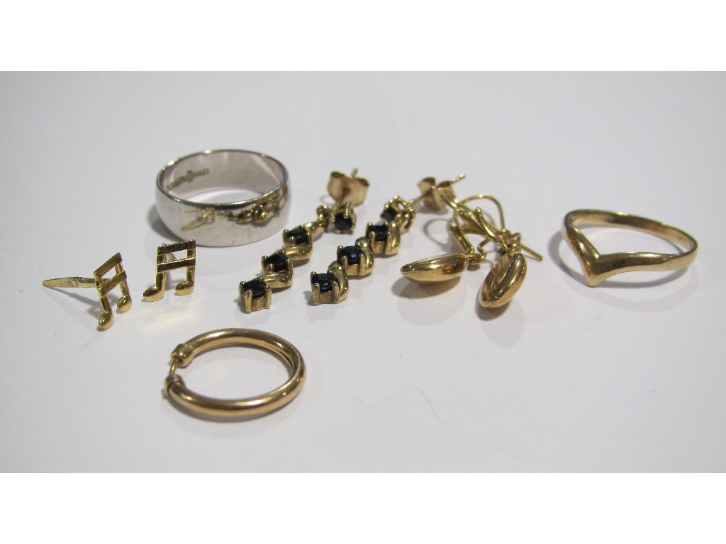 Appraisal: Lot comprising ct gold pieces to include rings and earrings