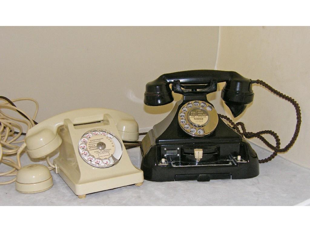 Appraisal: Replica bakelite style type GPO telephone consisting of a handset