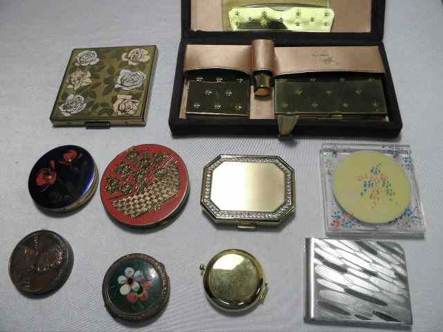 Appraisal: Assorted vintage powder compacts etc pieces total Includes various sizes