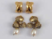 Appraisal: A pair of carat gold clip earrings approx cm gms