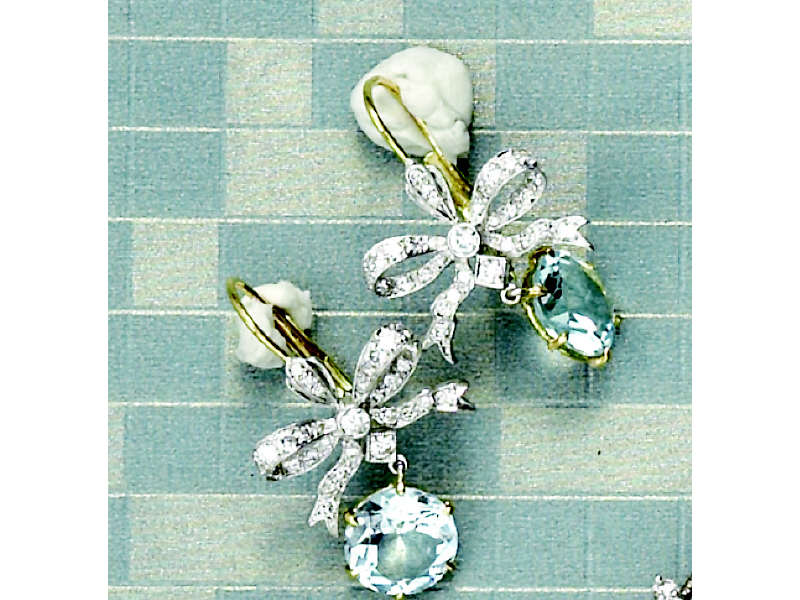 Appraisal: AQUAMARINE EARRINGS k yellow gold lever back earrings with white