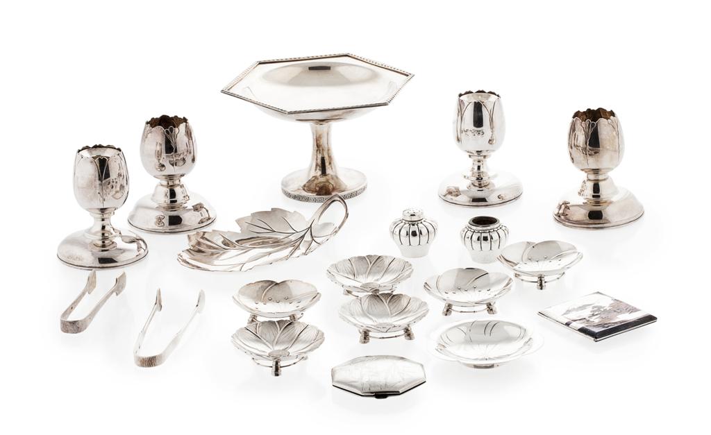 Appraisal: A group of modern Chinese and other silver items to