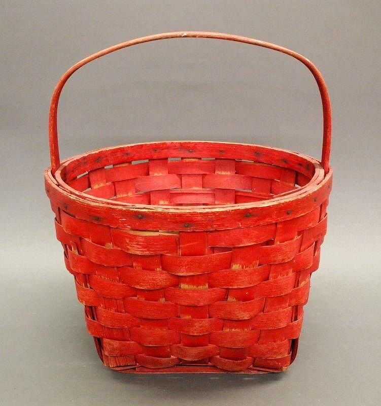 Appraisal: American basket An American woven splint gathering basket Probably oak