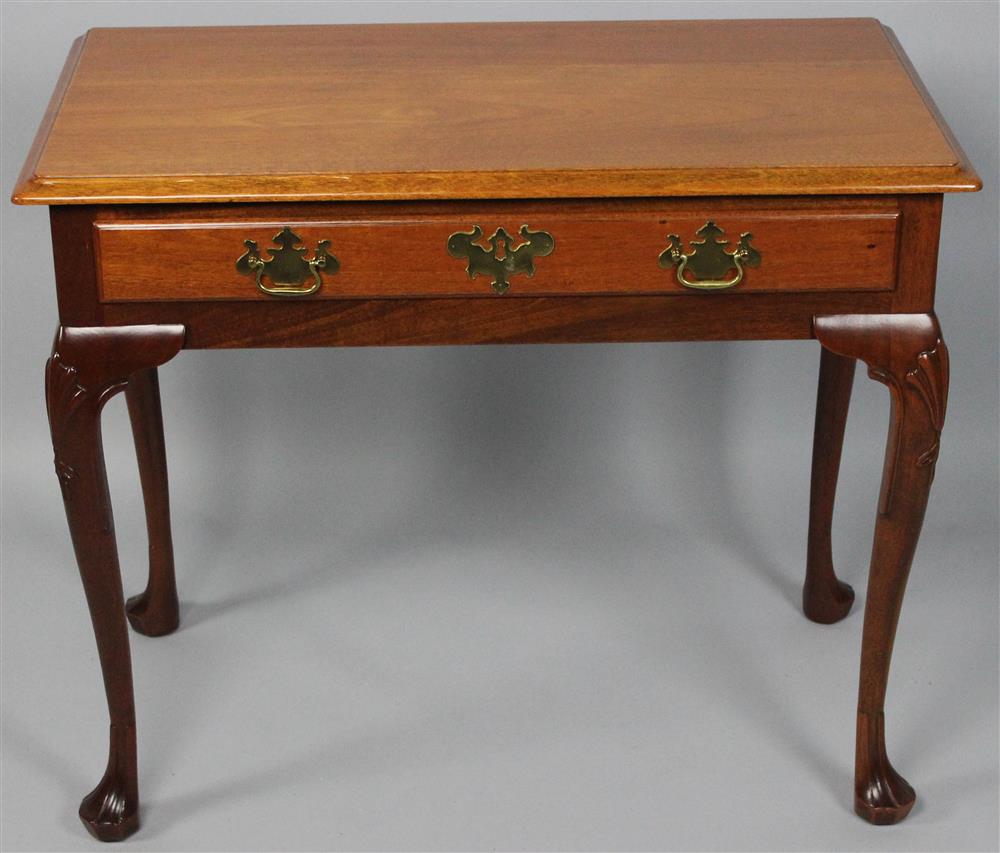 Appraisal: KITTINGER WILLIAMSBURG QUEEN ANNE STYLE MAHOGANY WRITING DESK EN SUITE