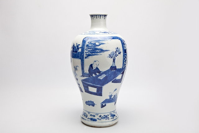 Appraisal: A CHINESE MEIPING SHAPED BLUE AND WHITE VASE decorated with