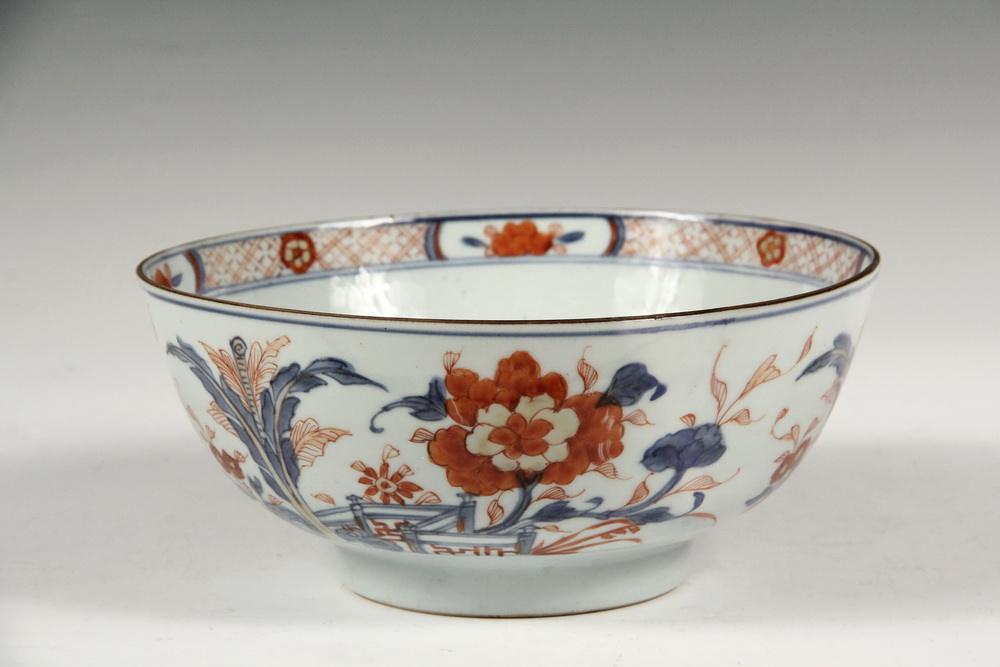 Appraisal: PORCELAIN BOWL - th c Imari Bowl with landscape and