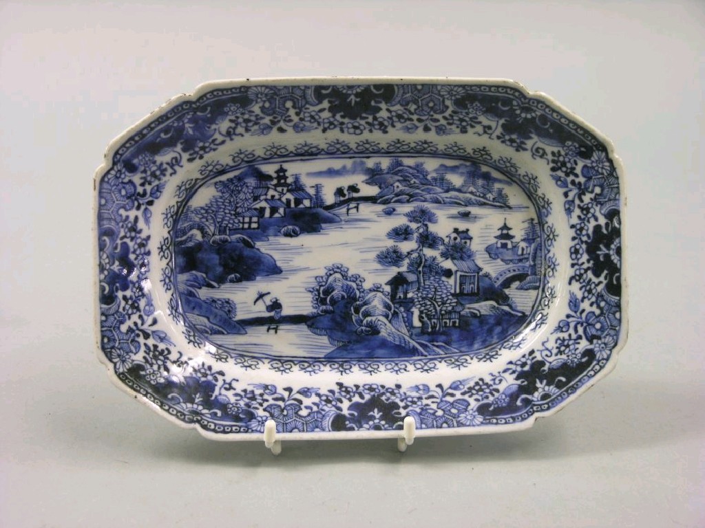 Appraisal: An th century Chinese export serving dish painted with a