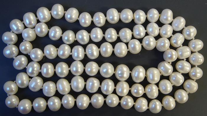 Appraisal: Strand of Pearls ' continuous strand of approx mm oblong