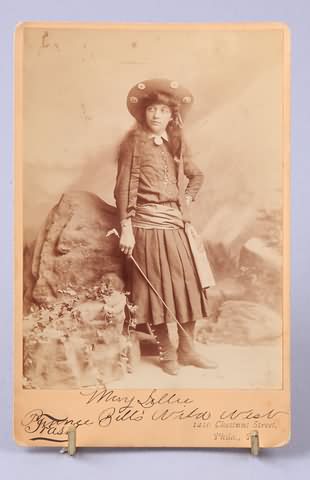 Appraisal: Cabinet card by Trask of Philadelphia of May Lillie -