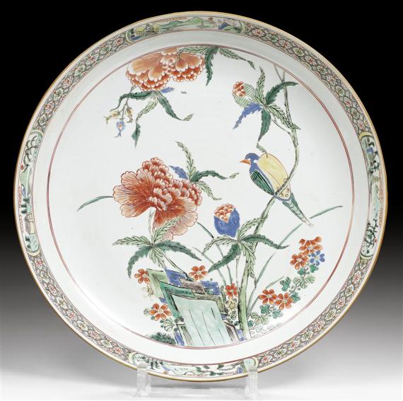 Appraisal: A LARGE FAMILLE VERTE DISH WITH BIRD AND PEONIES China