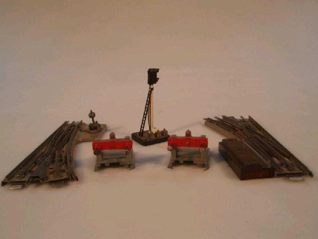 Appraisal: A Hornby OO points set uncoupling rail buffer stops etc