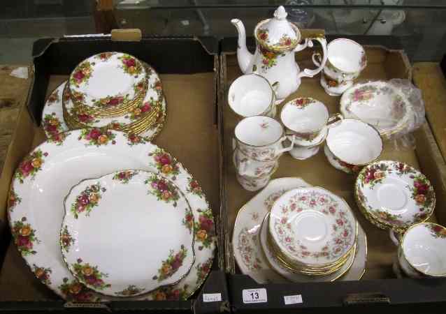 Appraisal: A collection of Royal Albert Old Country Roses China including