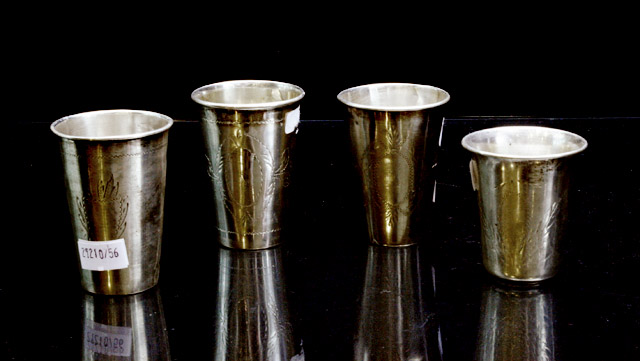 Appraisal: A set of four Russian silver toasting cups