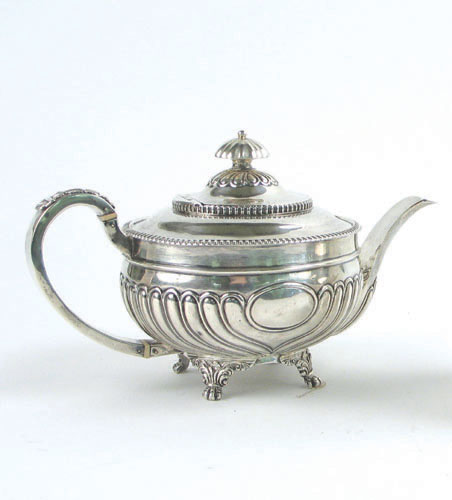 Appraisal: AN ENGLISH GEORGE III HALLMARKED STERLING SILVER TEAPOT maker's mark