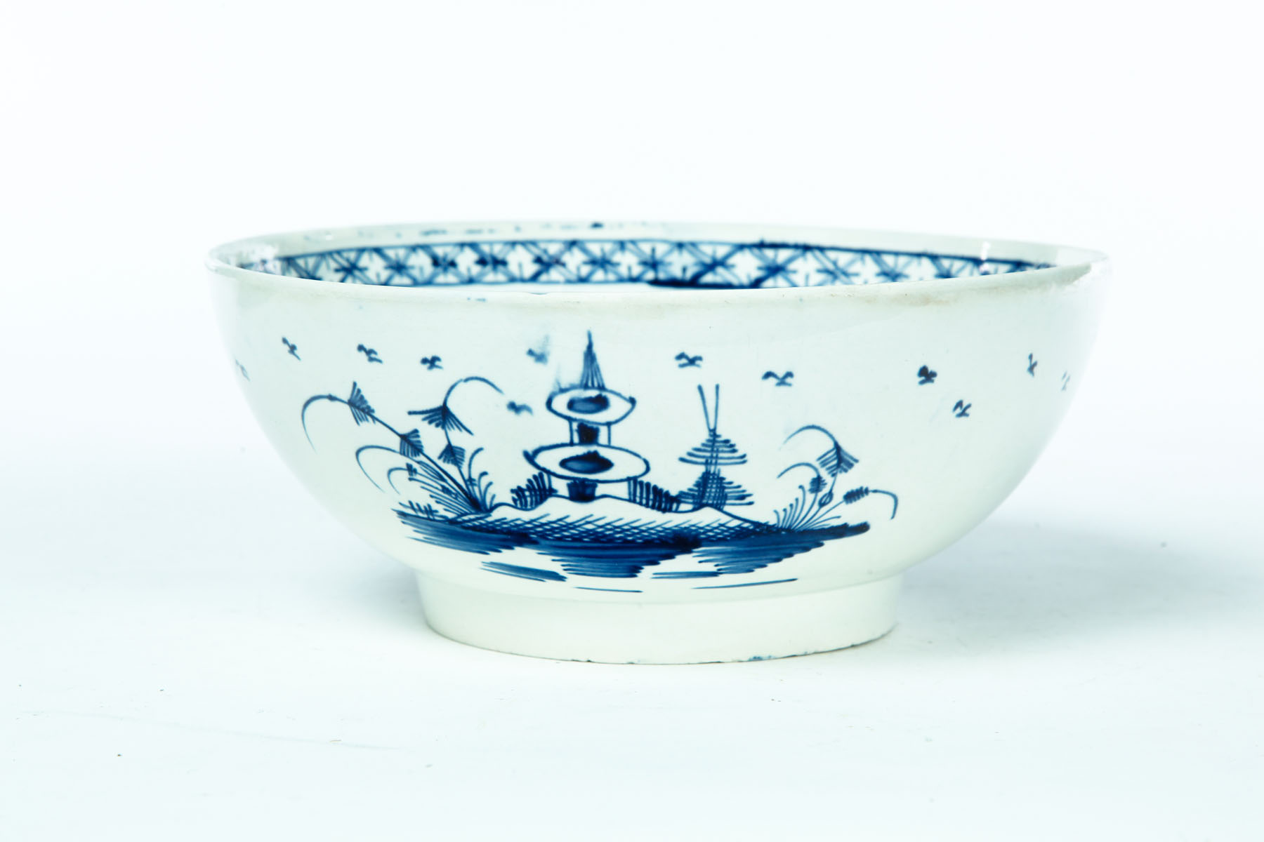 Appraisal: PEARLWARE BOWL England st quarter- th century Blue and white