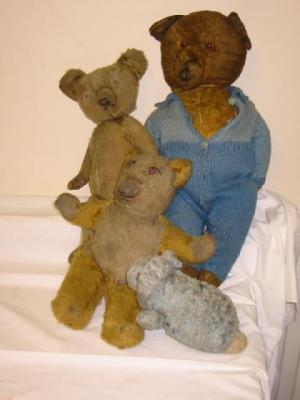 Appraisal: A Merrythought teddy bear high two other bears and a