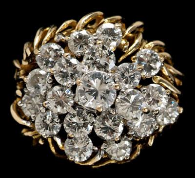 Appraisal: Cluster diamond ring round brilliant-cut diamonds total estimated weight cts