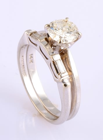 Appraisal: KW Engagement mm round diamond Approx ct Clarity I Colour