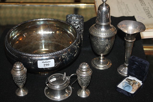 Appraisal: A SMALL COLLECTION OF MISCELLANEOUS including a silver plated fruit