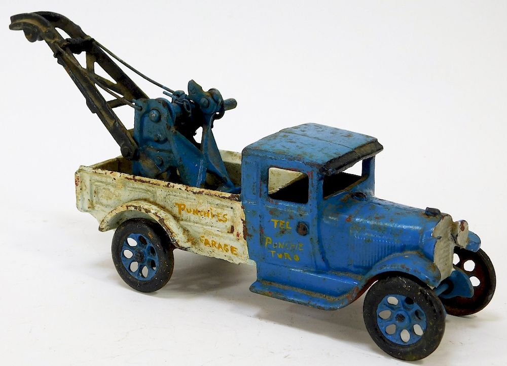 Appraisal: Arcade Cast Iron Toy Tow Truck United States Early th